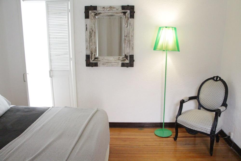 Distrito Condesa Rooms and Studios