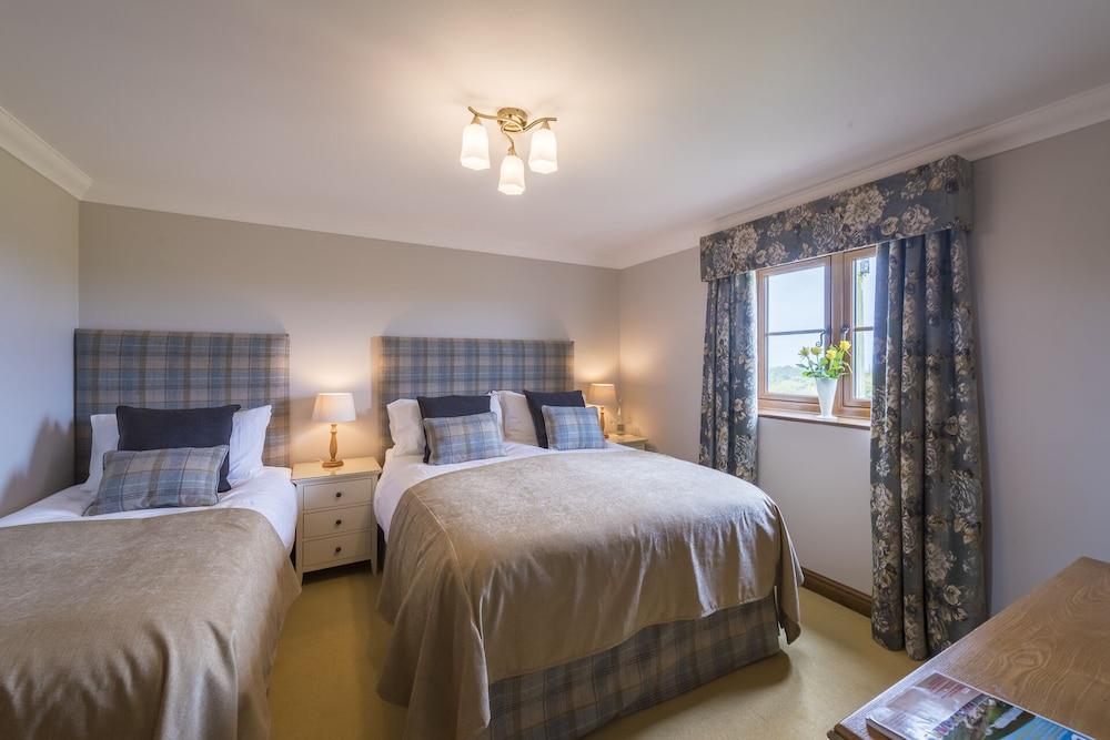 Copps Castle Bed & Breakfast