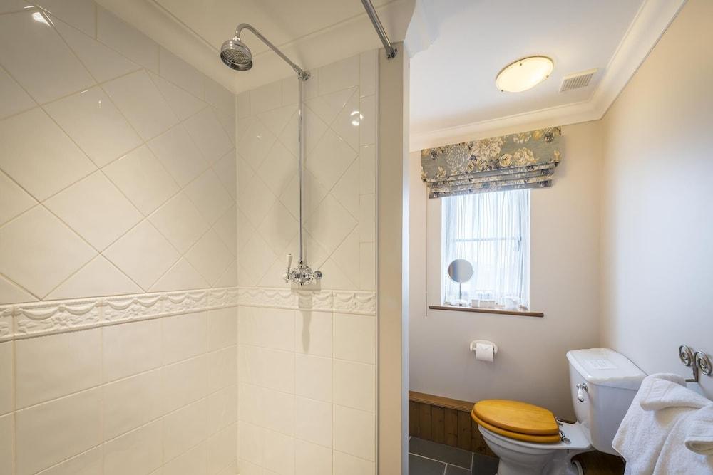 Copps Castle Bed & Breakfast