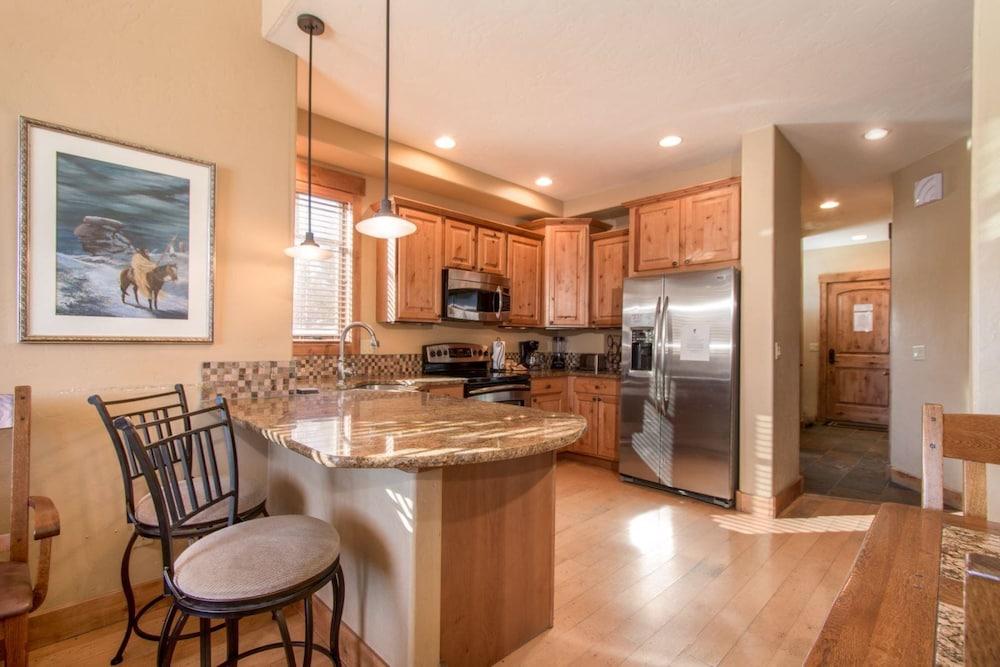 Buffalo Lodge by Ski Colorado