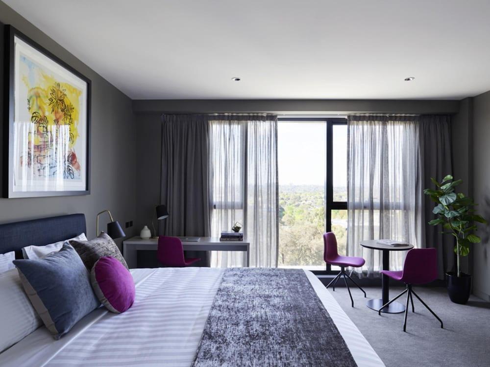 The Chen Melbourne - Art Series