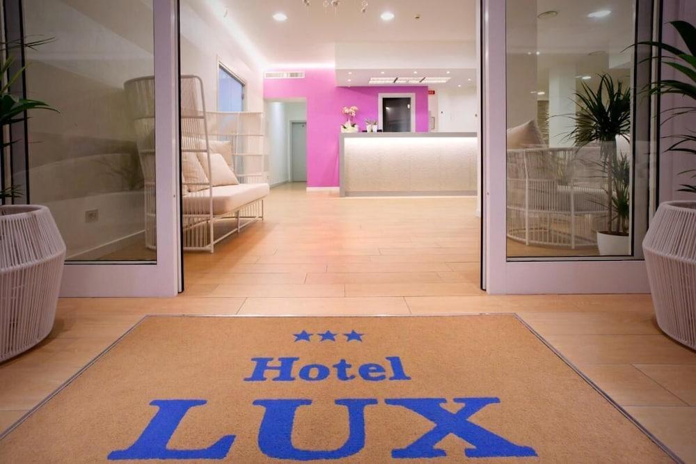 Lux Hotel