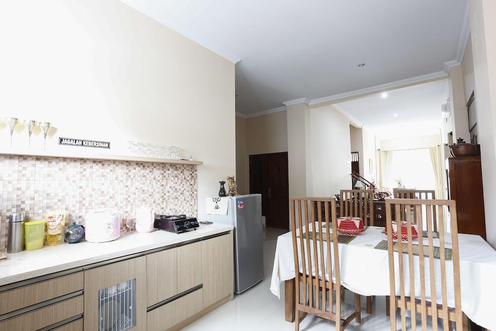 RedDoorz @ Condong Catur 3