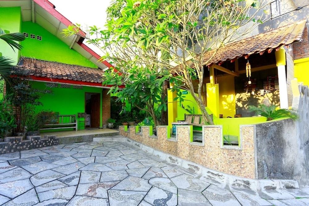 RedDoorz @ Ngampilan