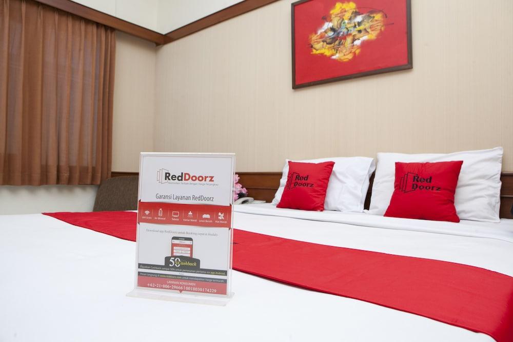 RedDoorz @ Cikutra 2