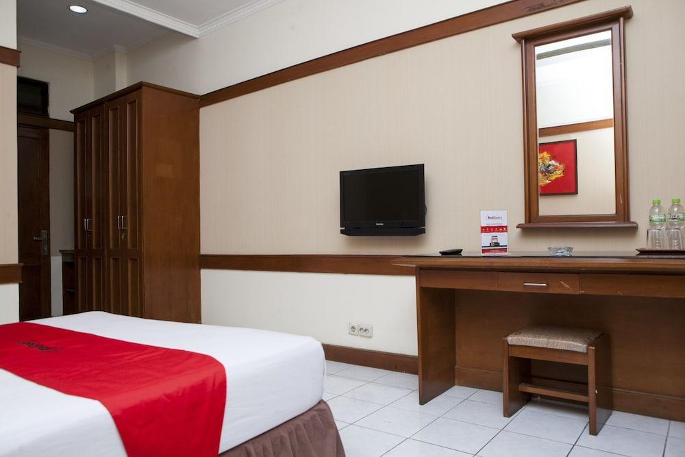 RedDoorz @ Cikutra 2