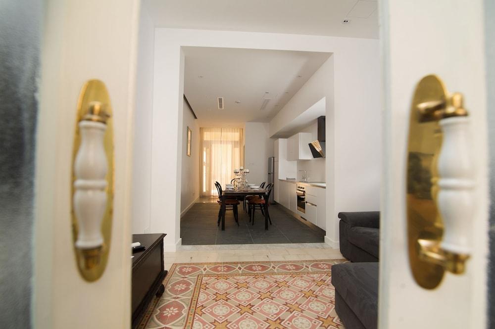 U Collection Townhouse