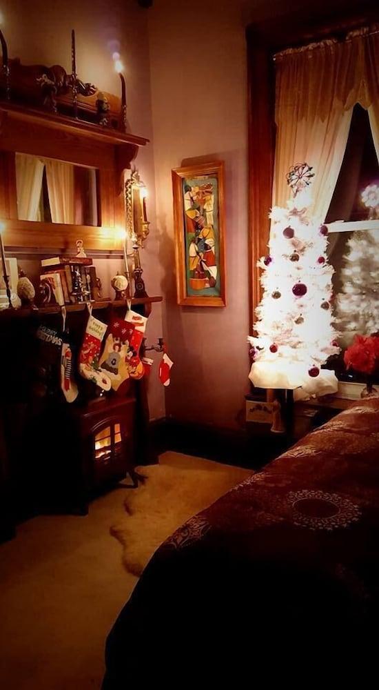 Riverview Mansion Hotel