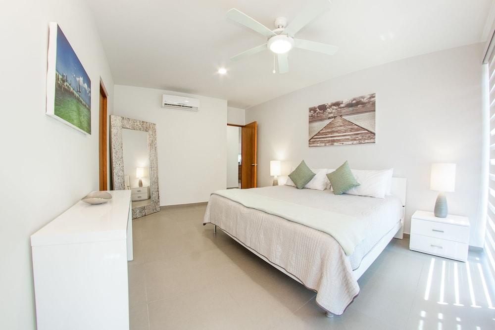 Chic 2BR penthouse by Happy Address