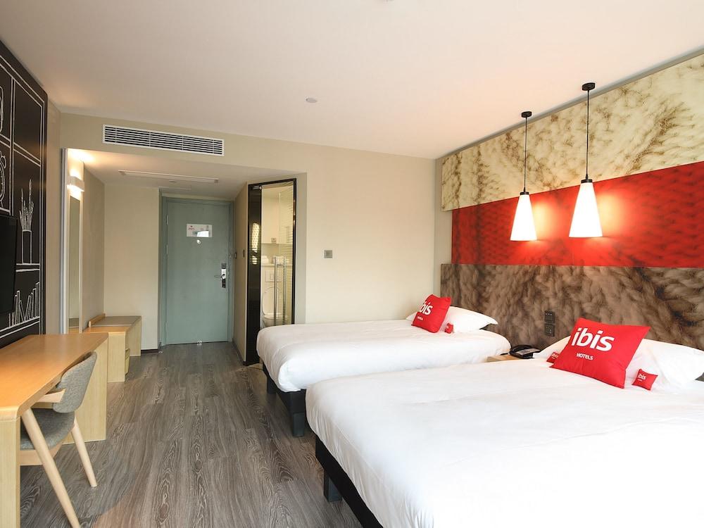 ibis Chengdu West Jingcui Road