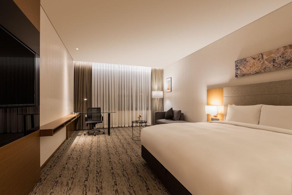 Ramada Seoul Sindorim Hotel