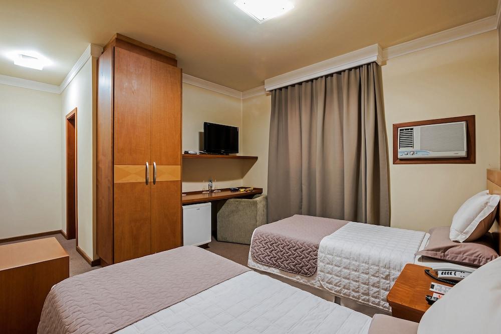 Astron Ponta Grossa Plaza by Nobile