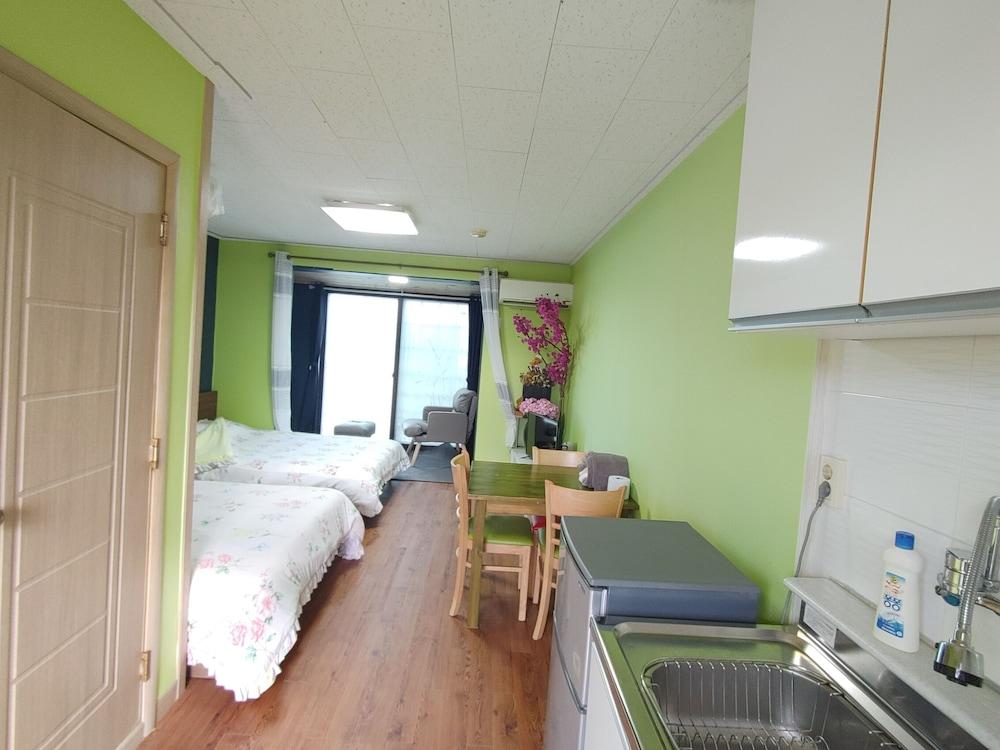 Salmon Village Pension