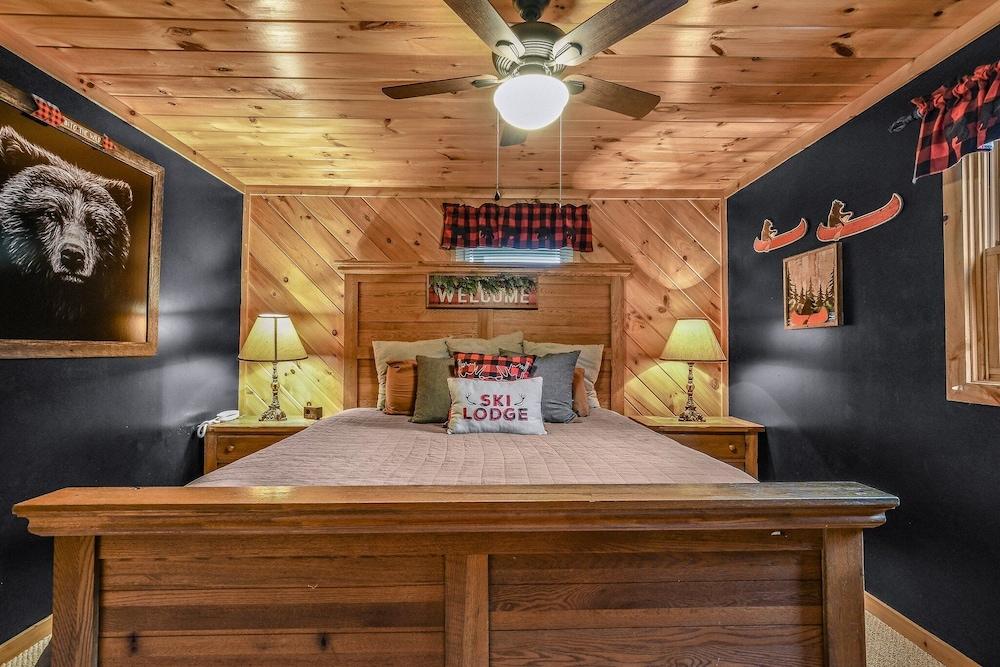 The Ranch Cabin on 6 Secluded Acres in the Great Smoky Mountains by RedAwning