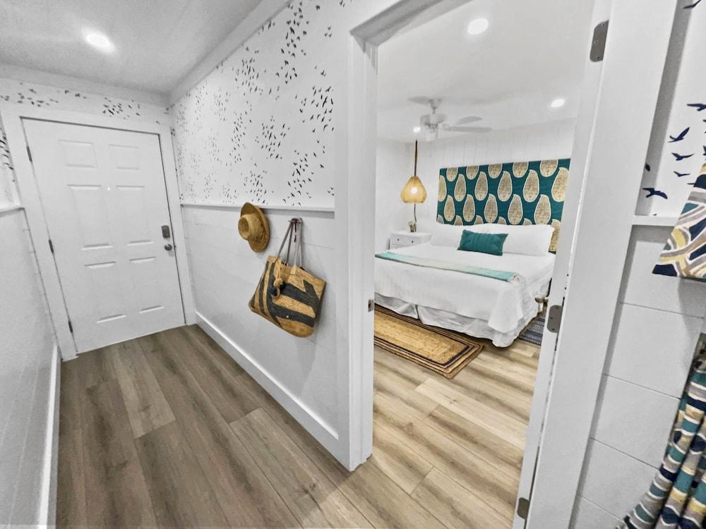 Endless Waves -208 ES - 1 Br condo by RedAwning