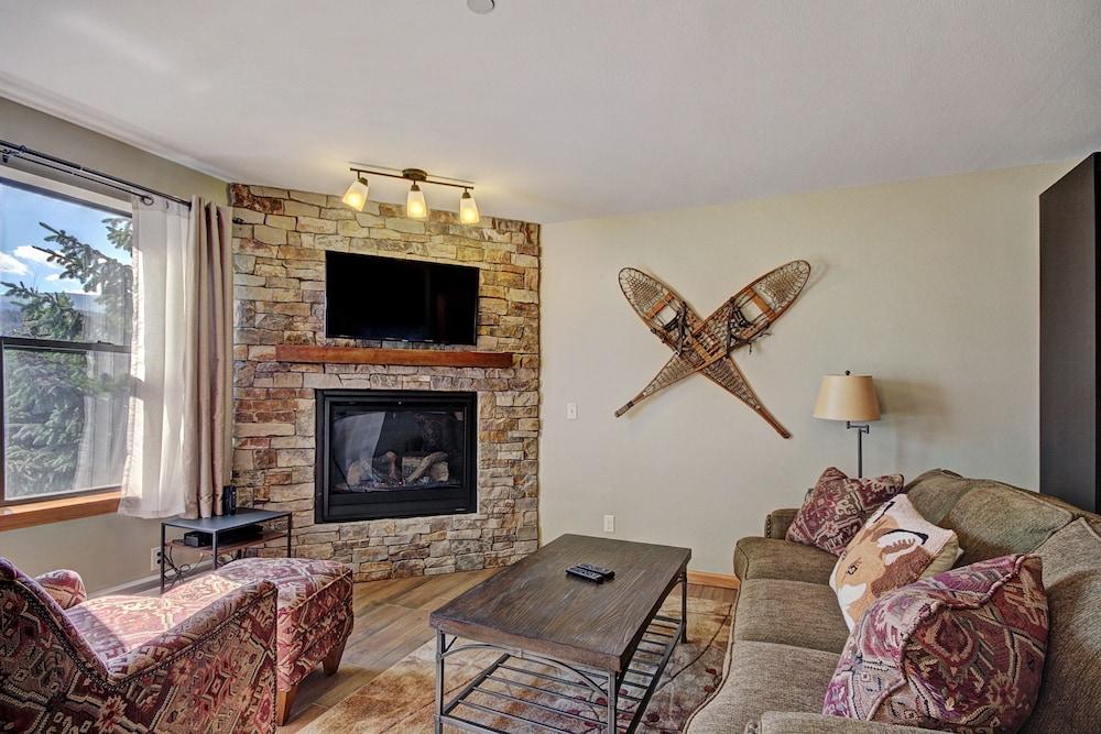 River Mtn Lodge E116C - Studio Condo by RedAwning