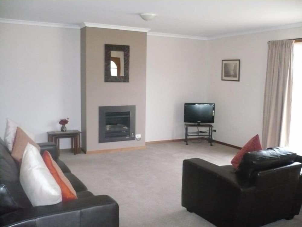 Parklake Holiday Units