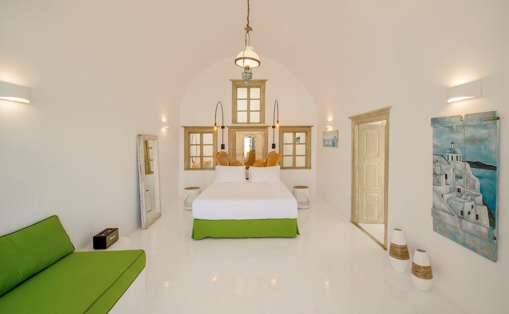 Nano Oia Villas