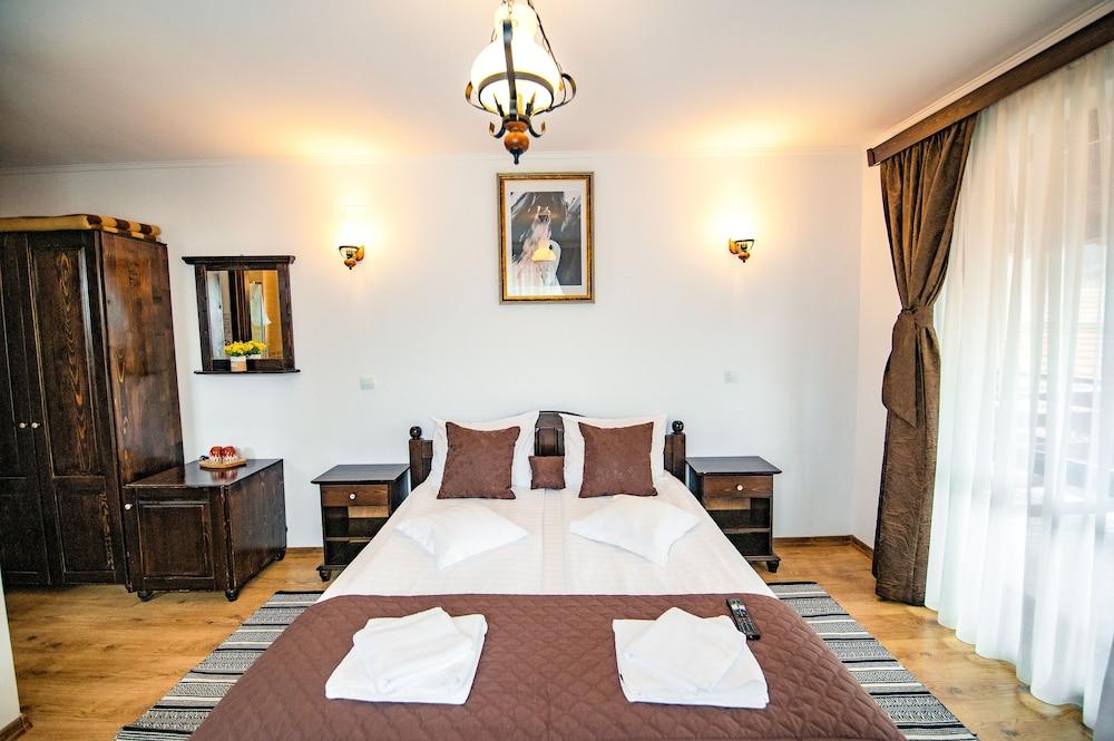 Casa Dives, Transylvania