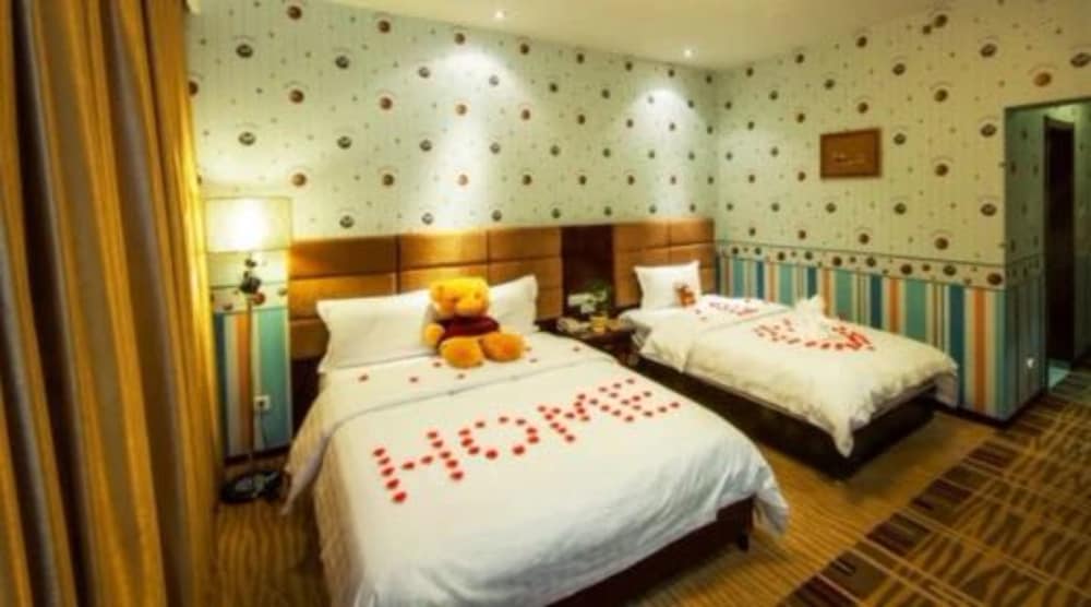 Dunhuang Golden Leaf Hotel