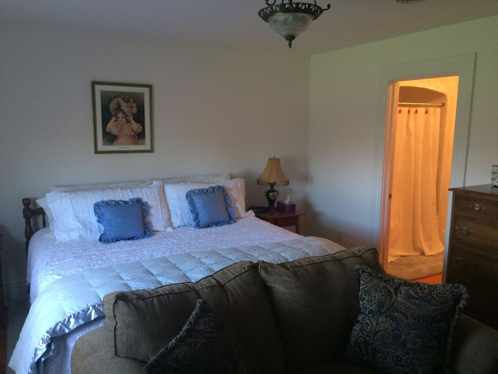 Butternut Ridge Bed & Breakfast