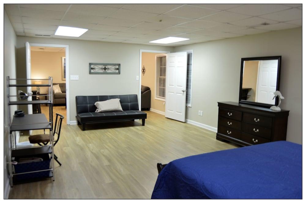 Opis Realty-Spacious Metro Atlanta Home