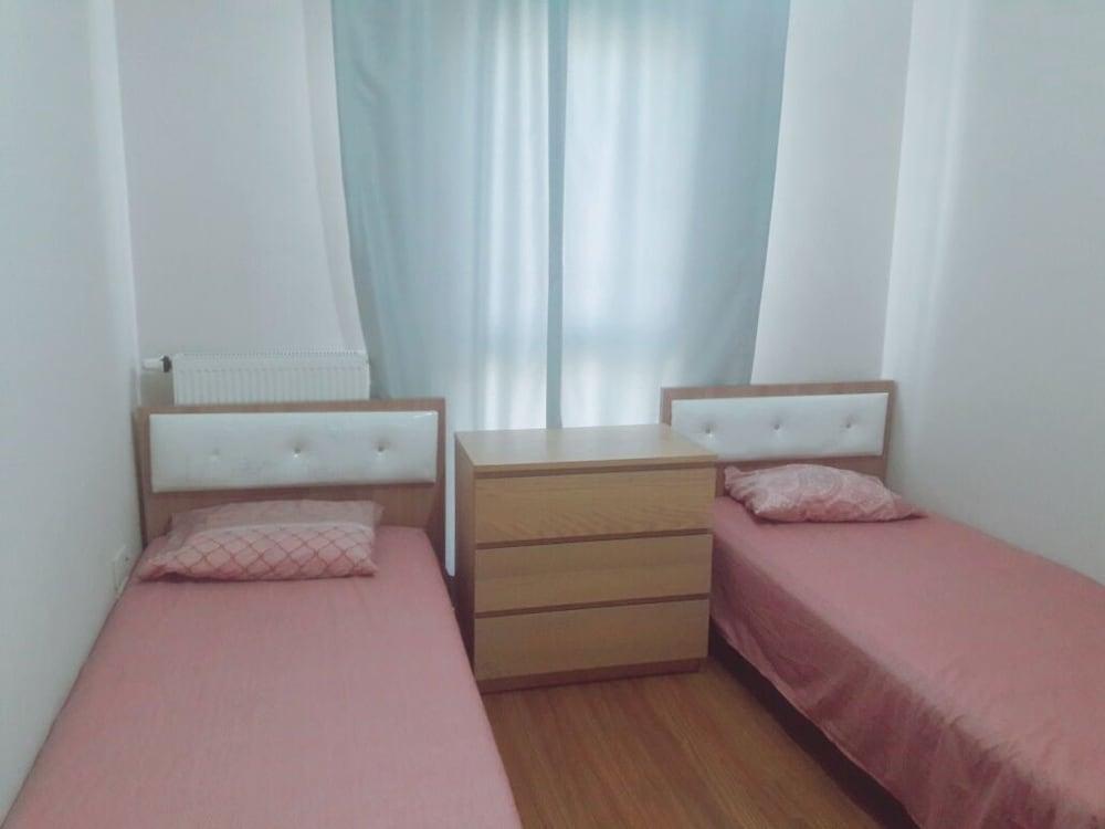 Julia Domna Apartments