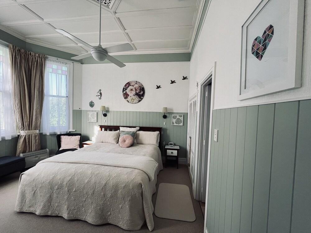 Chelsea House Bed & Breakfast