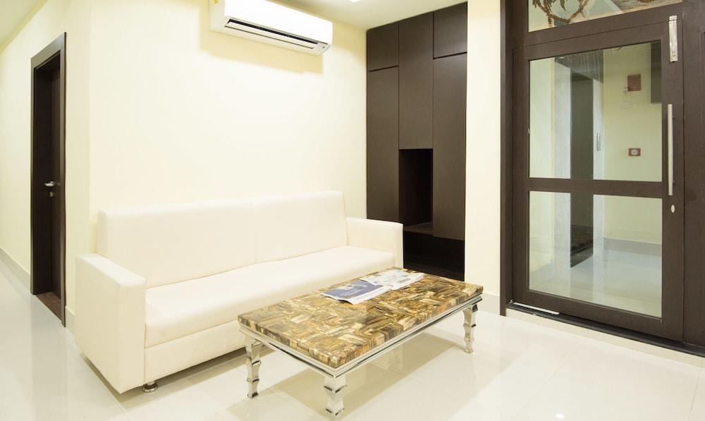 Treebo King'S Court Chandrasekharpur