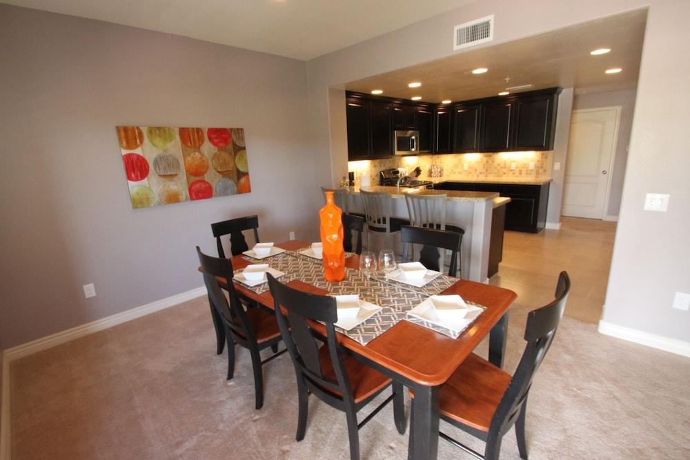 Monte 3 Bedroom Townhouse by RedAwning