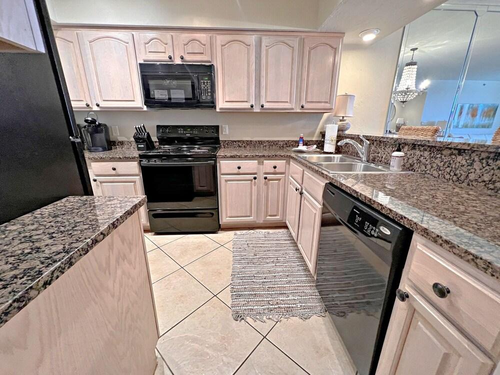 Broadmoor 1002 2 Bedroom Condo by RedAwning