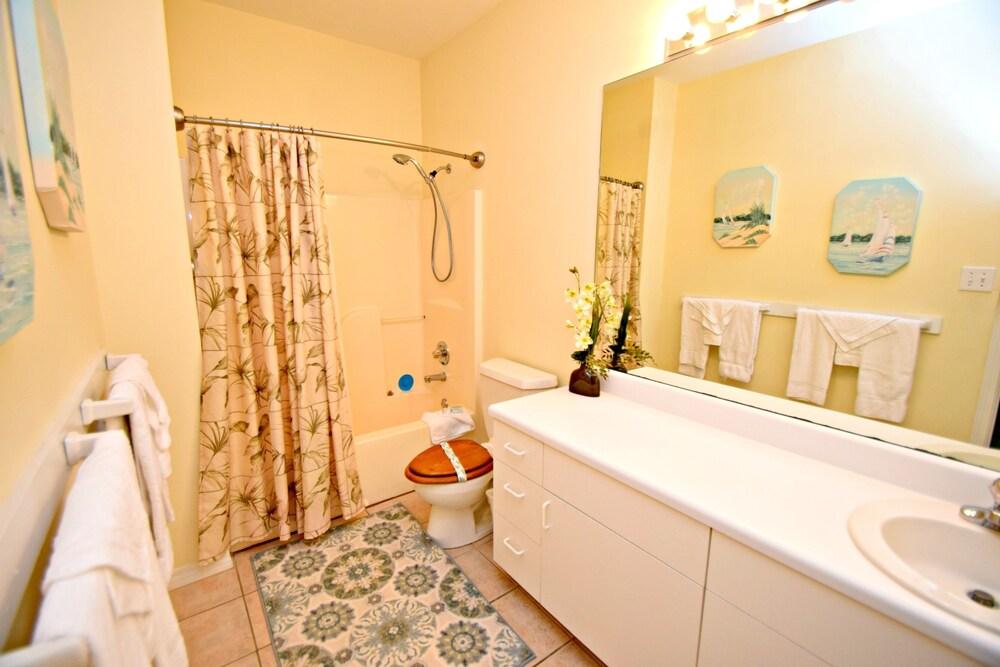 Romar Lakes A302 2 Bedroom Condo by RedAwning