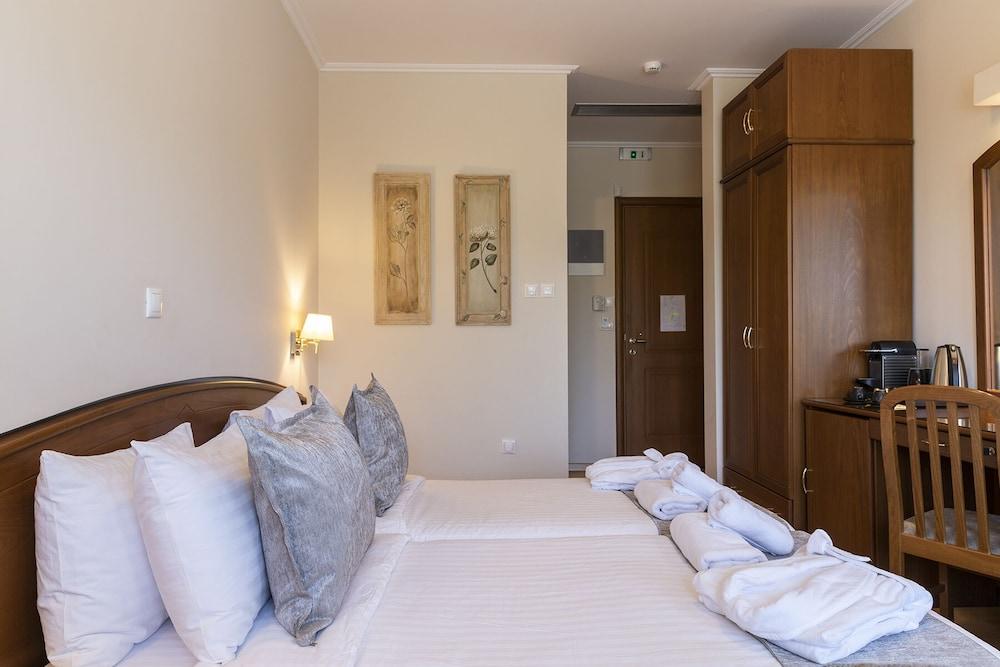 Xenios Dias Boutique Hotel