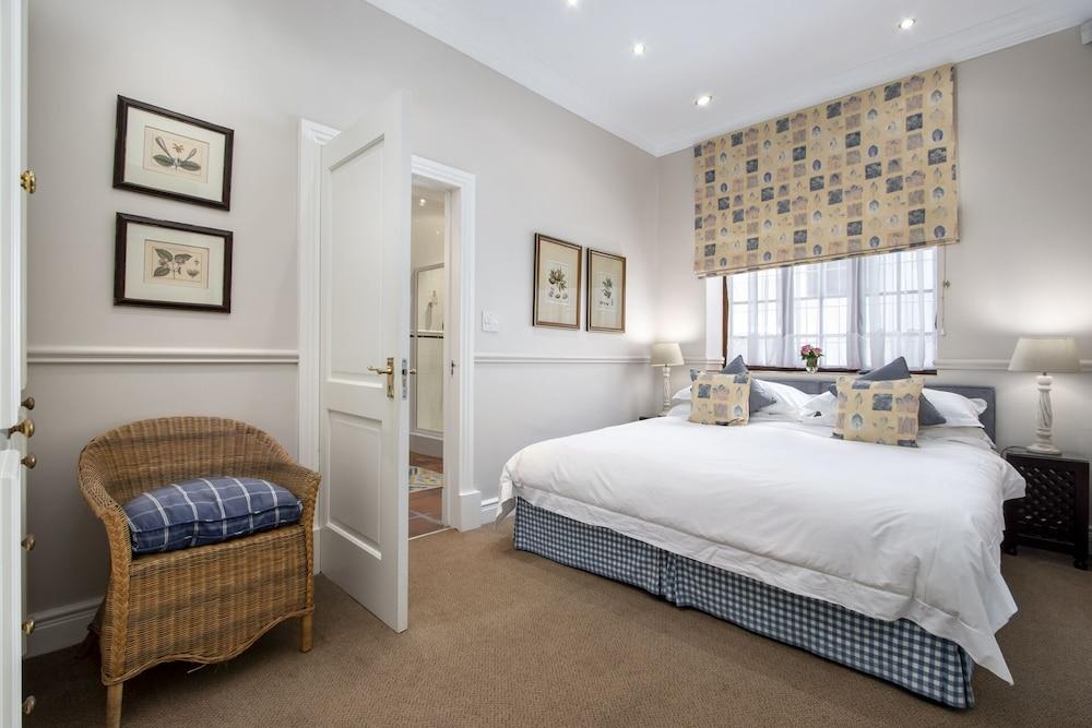 La Fontaine Guest House