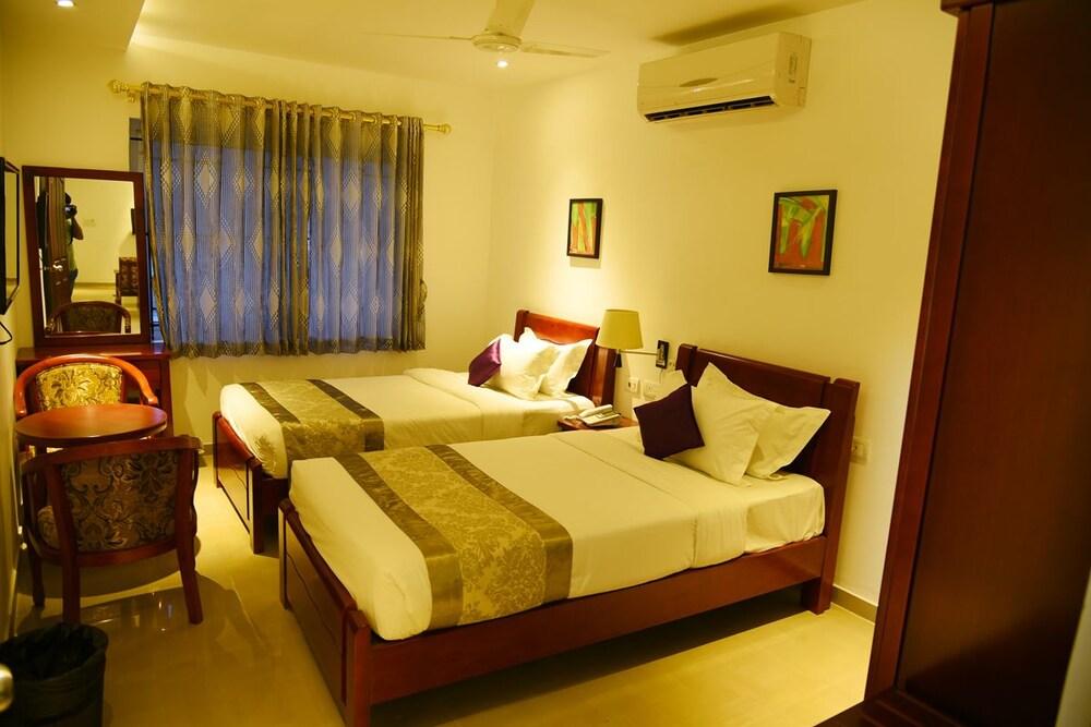 Challenger Residency