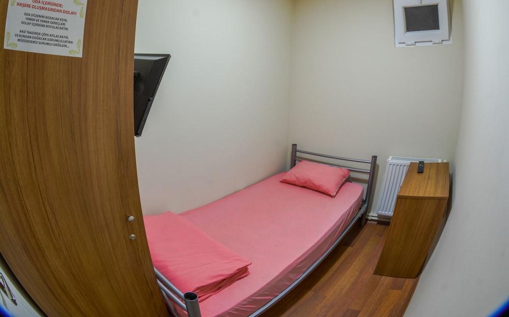 Gökçe Pansiyon - Adult Only - Hostel