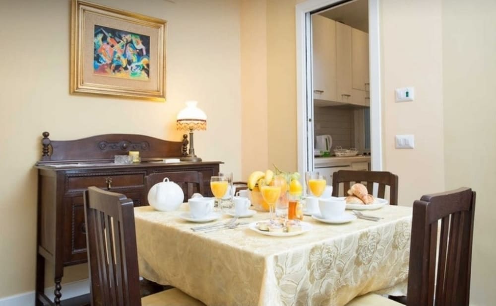 Longhi Holidays House