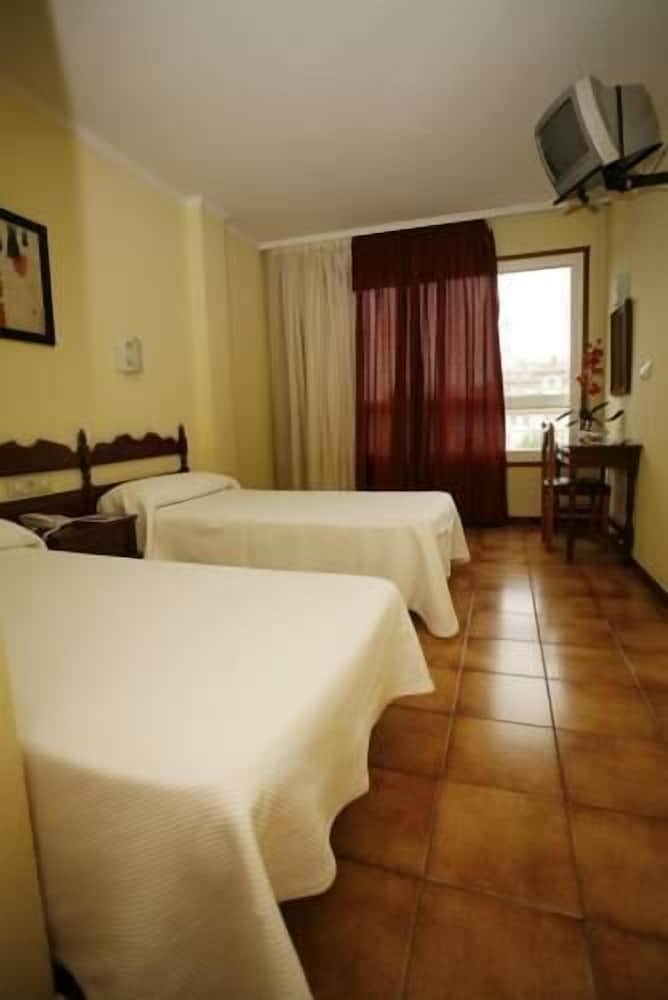 Hotel Restaurante Nogallás