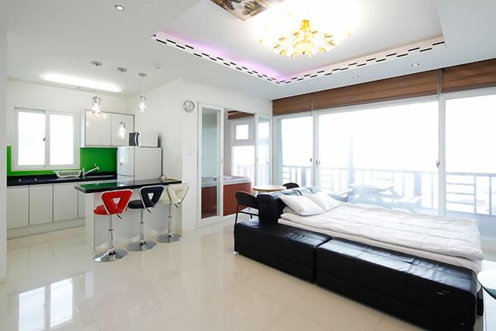 Pohang Sea Shore Pension