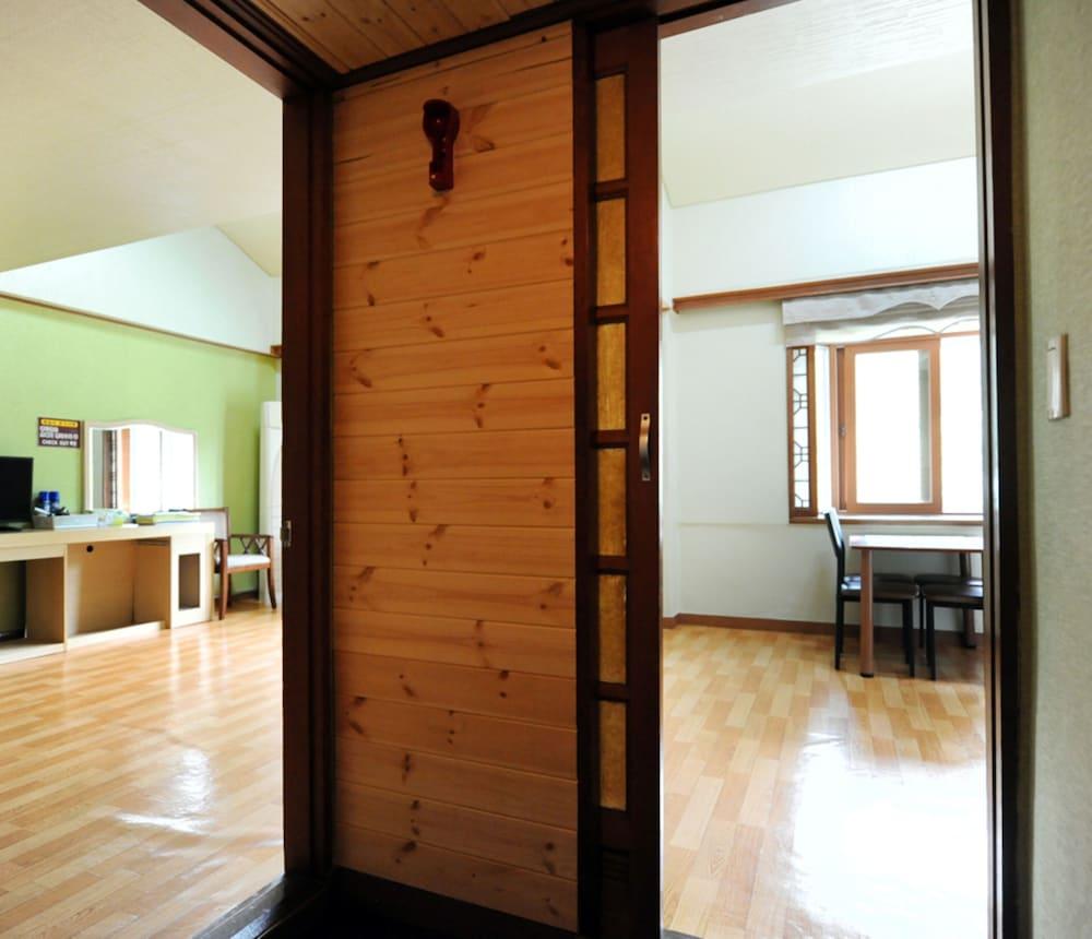 Gurye Little Prince Pension