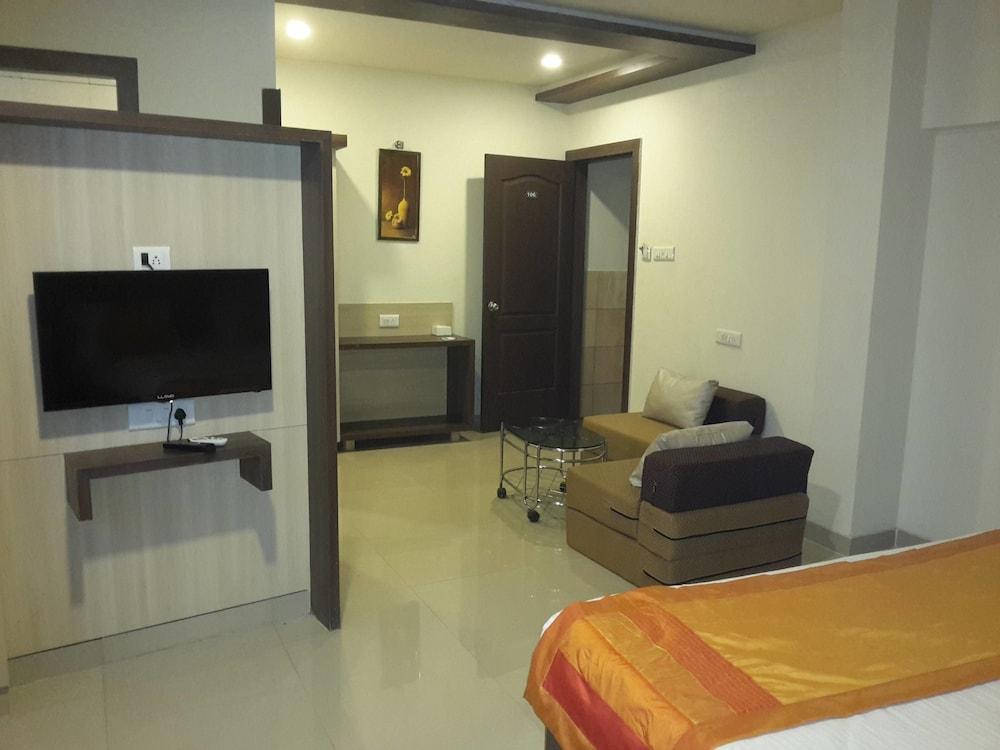 Hotel Veer Residency