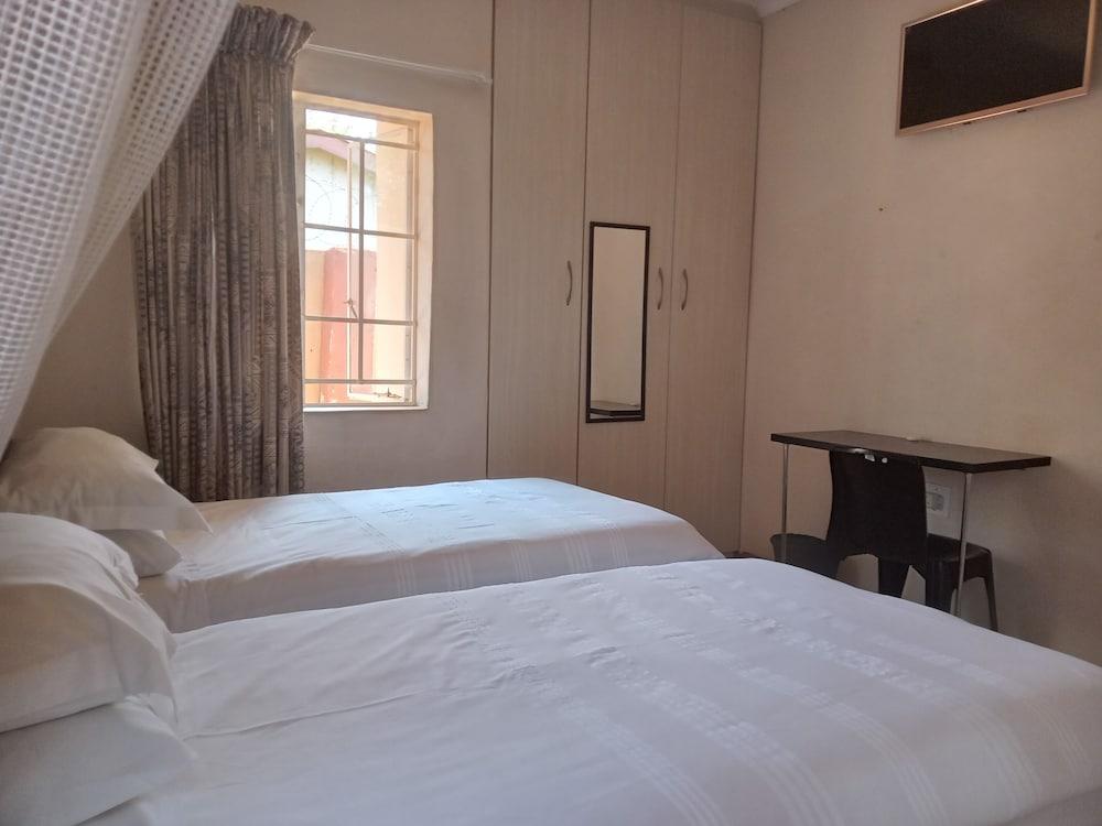 Vuya Nathi Bed & Breakfast