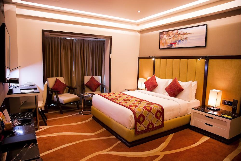 Radisson Lucknow City Center