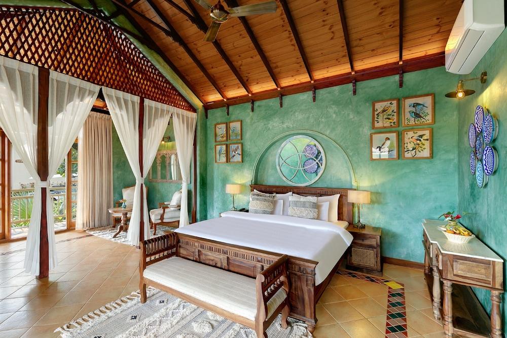 Amritara Aura Resort & Spa