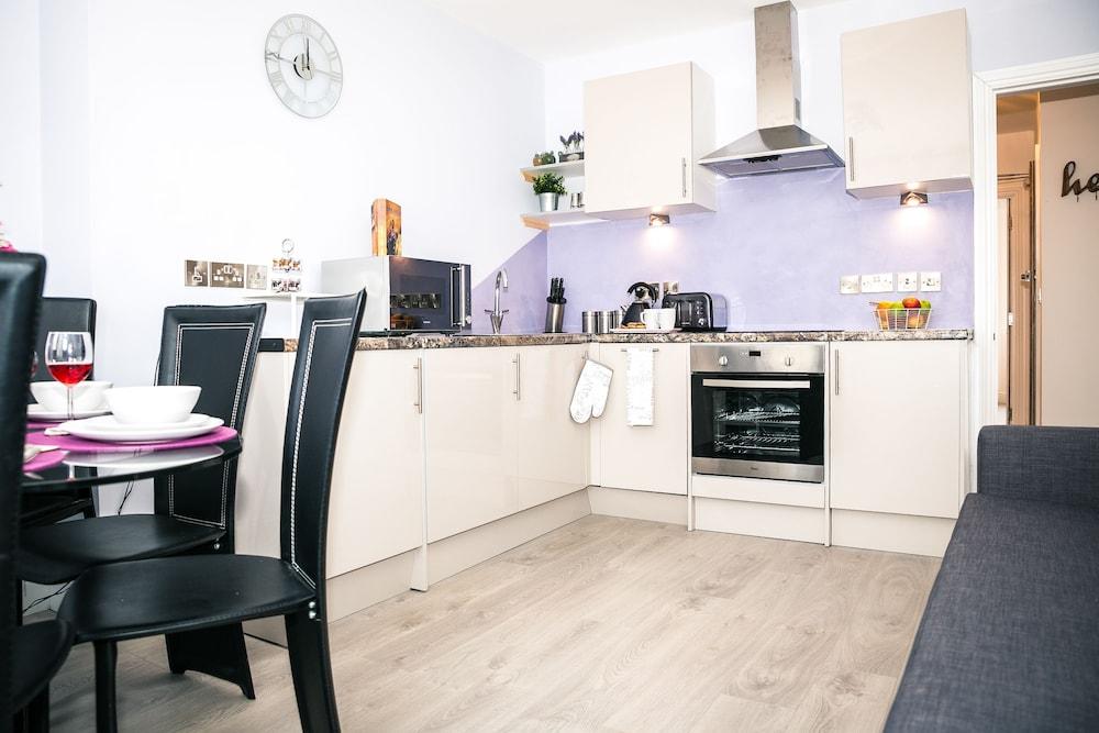 Flat 2, Falcondale House 5 South Cliff