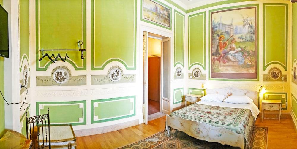 Hollywood Inn Palermo Rooms