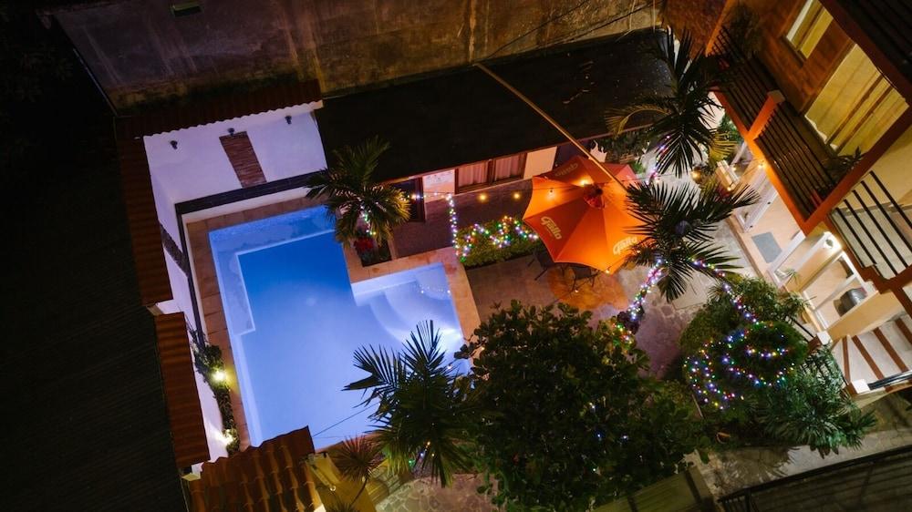 El Delfin Hotel y Restaurante