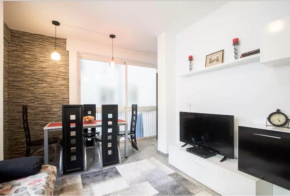 Little Sunny House 1