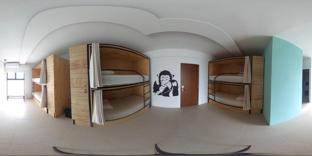 Nomads Hotel & Rooftop pool