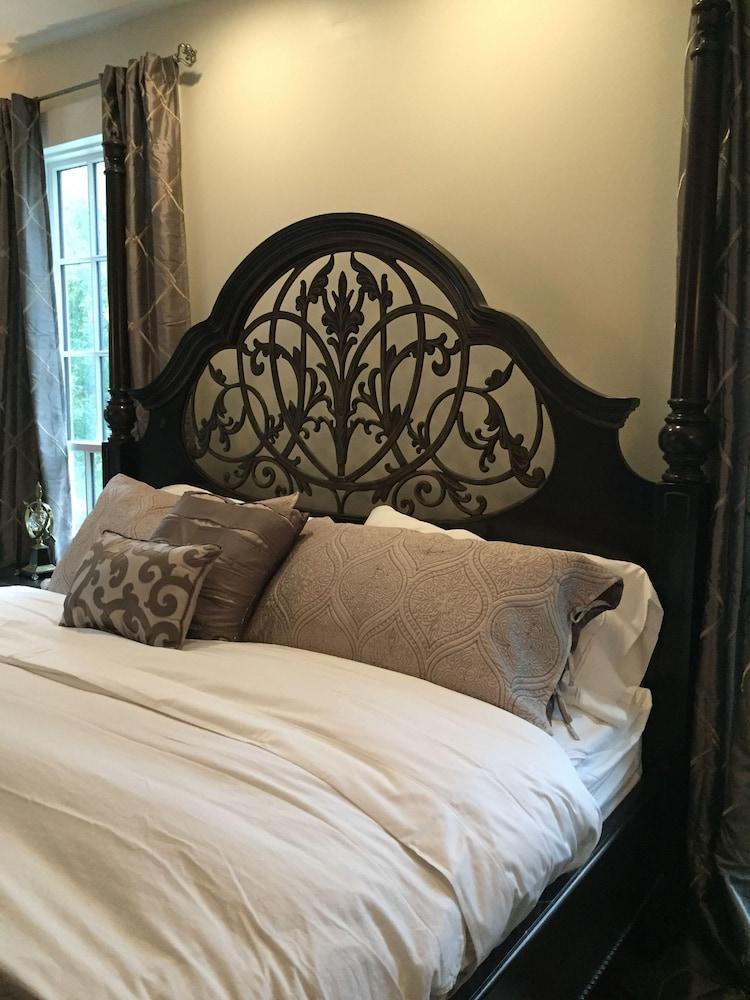 Judson Heath Colonial Inn